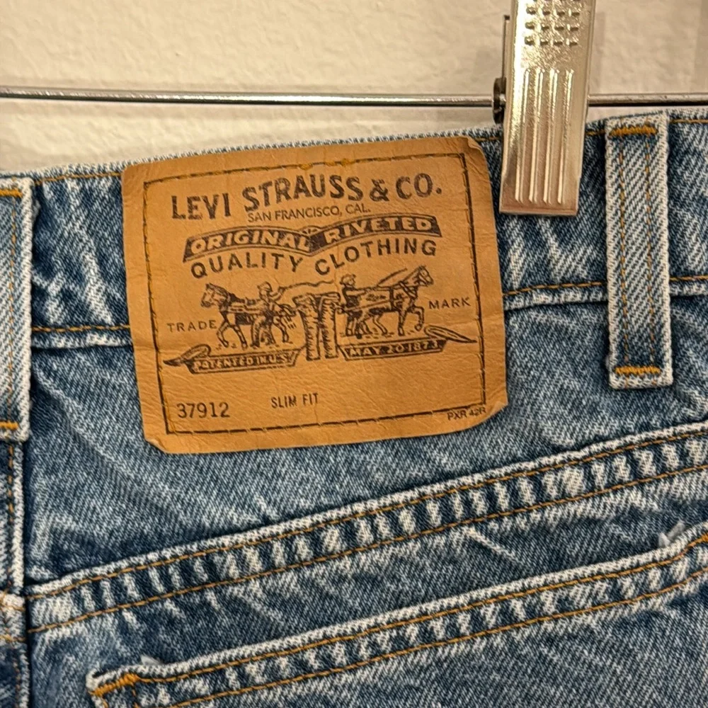 LEVI’S Minnie Mouse Denim Shorts Reworked Distressed Studded Pocket Size 25